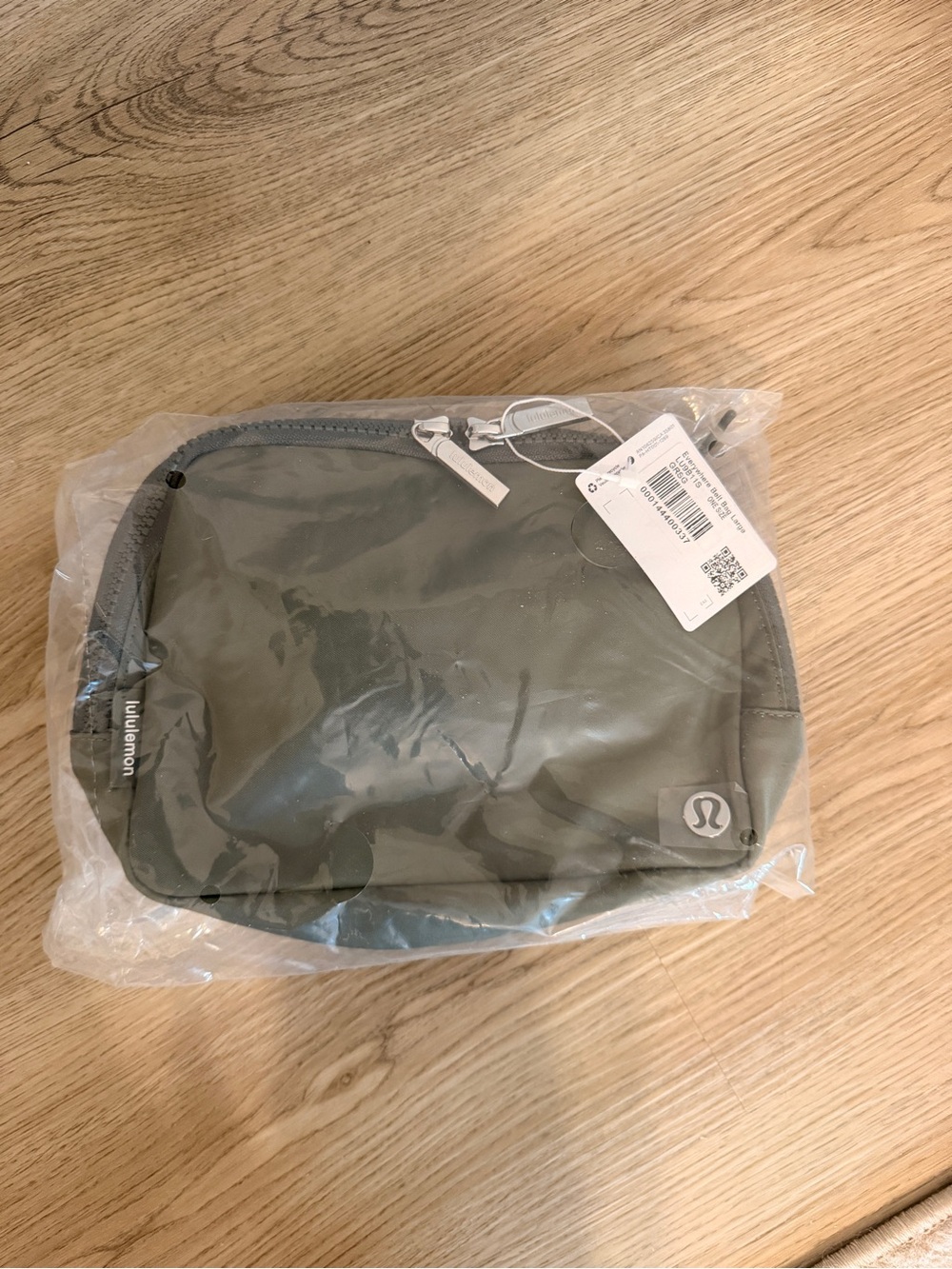 Lululemon Everywhere Belt Bag Large 2L Sage green NWT